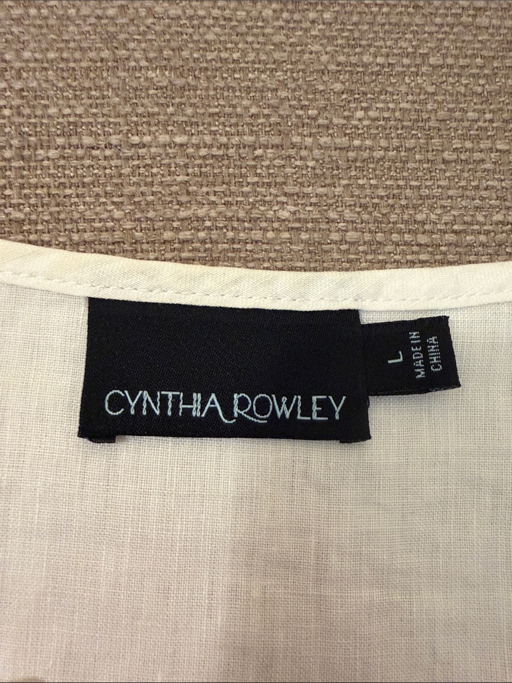 Cynthia Rowley White Split-Neck Linen Pocket Blouse - Picture 2 of 7